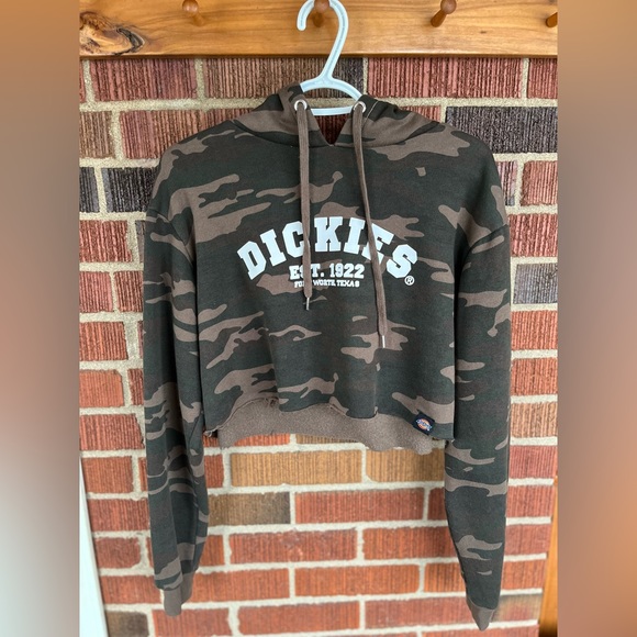 Dickie’s camo crop. - Picture 4 of 6